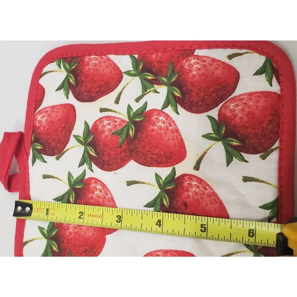 Kitchen set of 3: 2 Same Pot Holders & 1 Oven Mitt (12